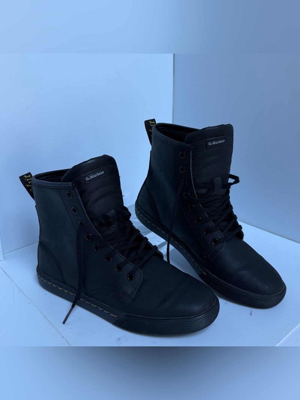 Dr. Martens Sheridan Women’s 7 Black Leather High Top Sneaker Boots Excellent
